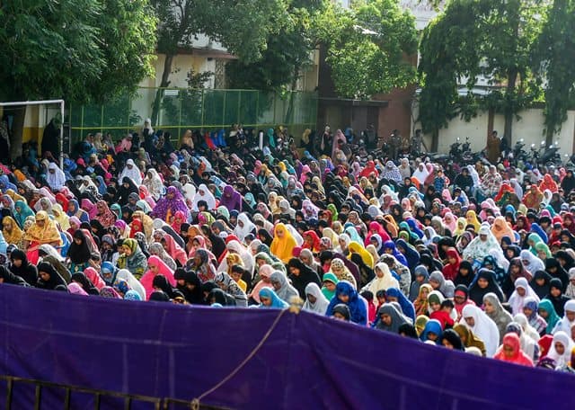 Celebrating The Spirit of Sacrifice With Prayers - Lokmarg