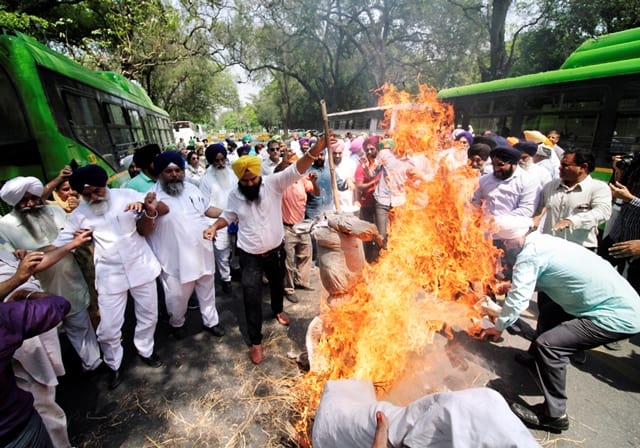Rahul Gandhi Effigy Burnt