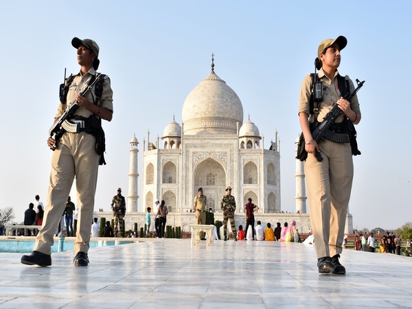 Taj Mahal Gets Rs 1 Cr Water Bill | Lokmarg
