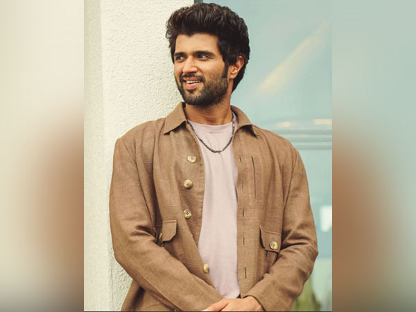 Deverakonda Turns Santa