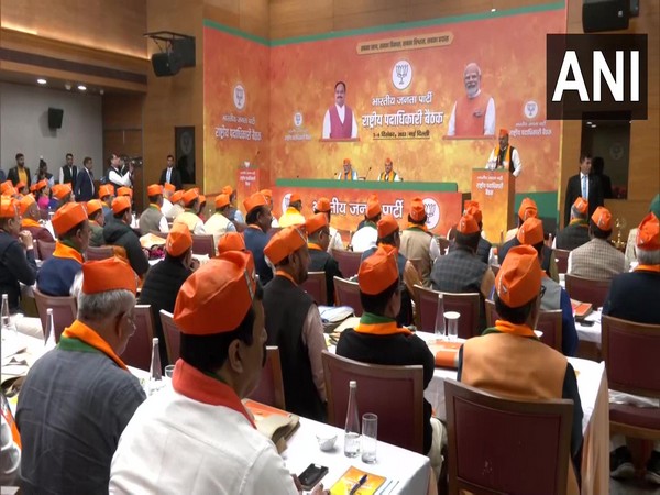 Modi Inaugurates Meeting At BJP HQ