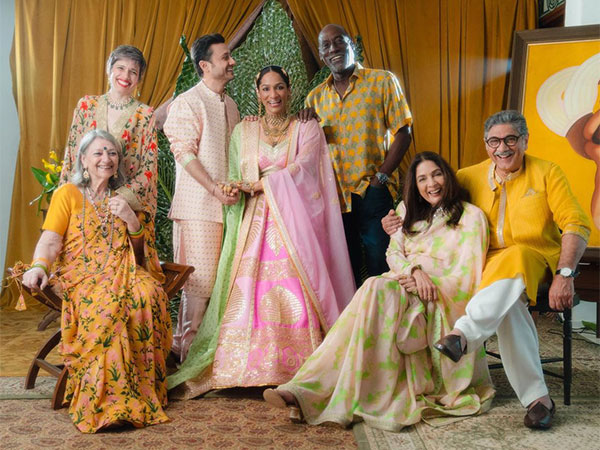 My Beautiful Blended family: Masaba Poses With Dad Viv Richards | Lokmarg