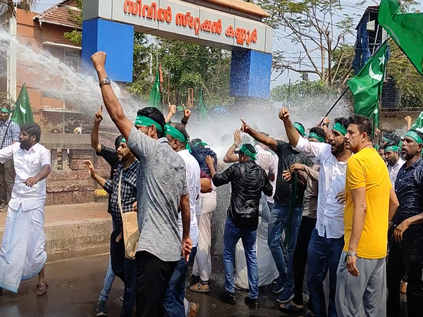 Water Cannons Used To Disperse Youth League’s Protestors In Kannur