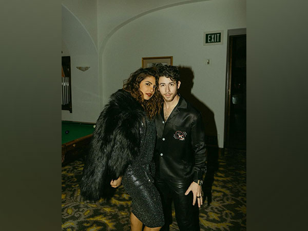 Priyanka Turned Cheerleader For Nick’s Concert