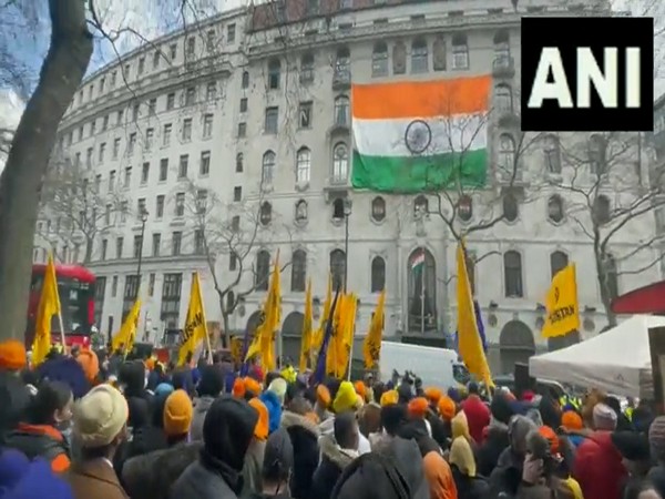 Khalistan Supportrs Hold Peaceful Protest At Indian Mission in UK