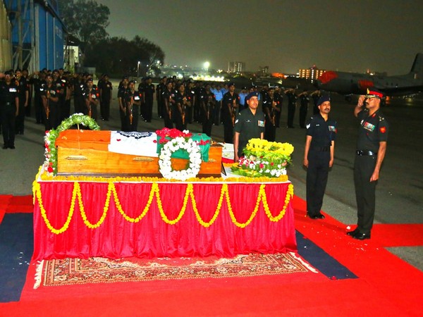 Lt Col Reddy's Mortal Remains Moved To His Residence With Full Military ...