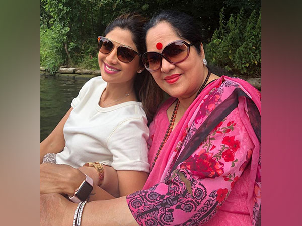 Shilpa Pens Emotional Note Post Her Mother's Surgery