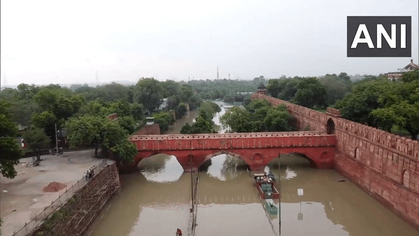 Delhi yamuna waterlog