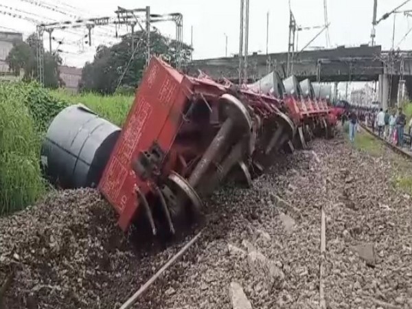 Maharashtra Train derail