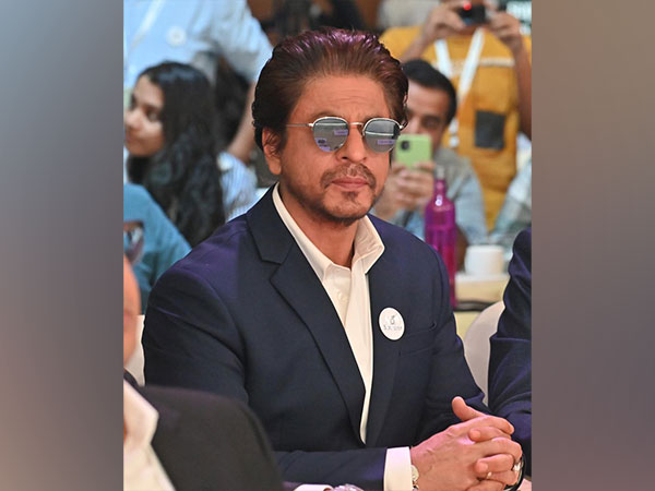 Jawan success meet: Shah Rukh Khan looks handsome in black three-piece suit;  Deepika Padukone slays in white saree