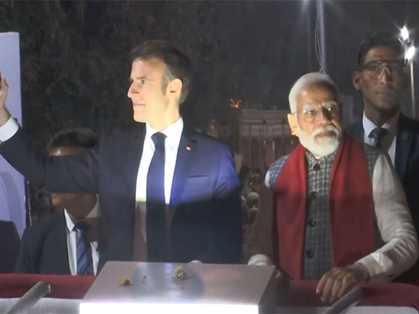 Modi, Macron Hold Roadshow In Jaipur
