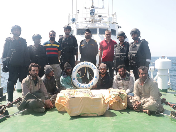 Pakistani boat carrying drugs Gujarat