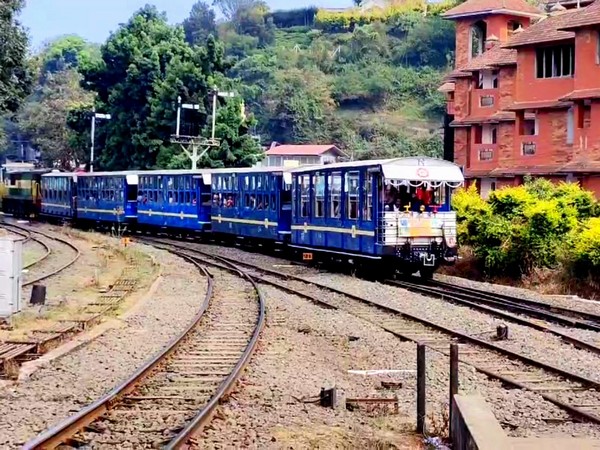 Toy Train Mettupalayam-Ooty-Coonoor-Ooty
