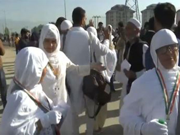 First Batch Of Haj Pilgrims From Srinagar Departs For Saudi Arabia