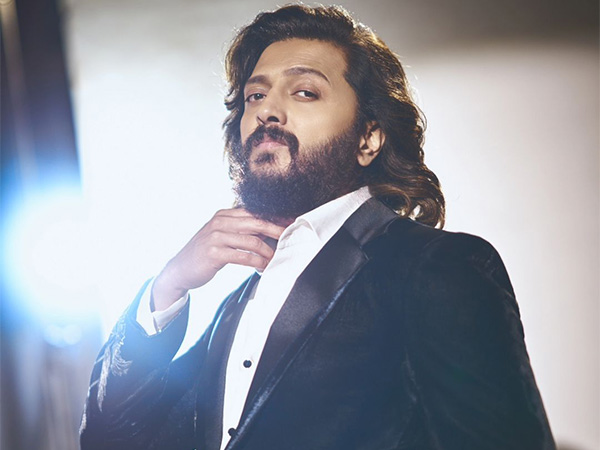 Riteish Deshmukh Maharashtra's Badlapur