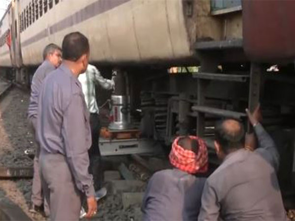 CSMT Shalimar Express derailed